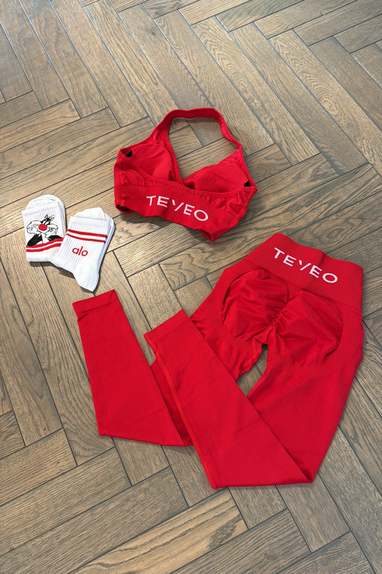 SET Teveo - Red Colour