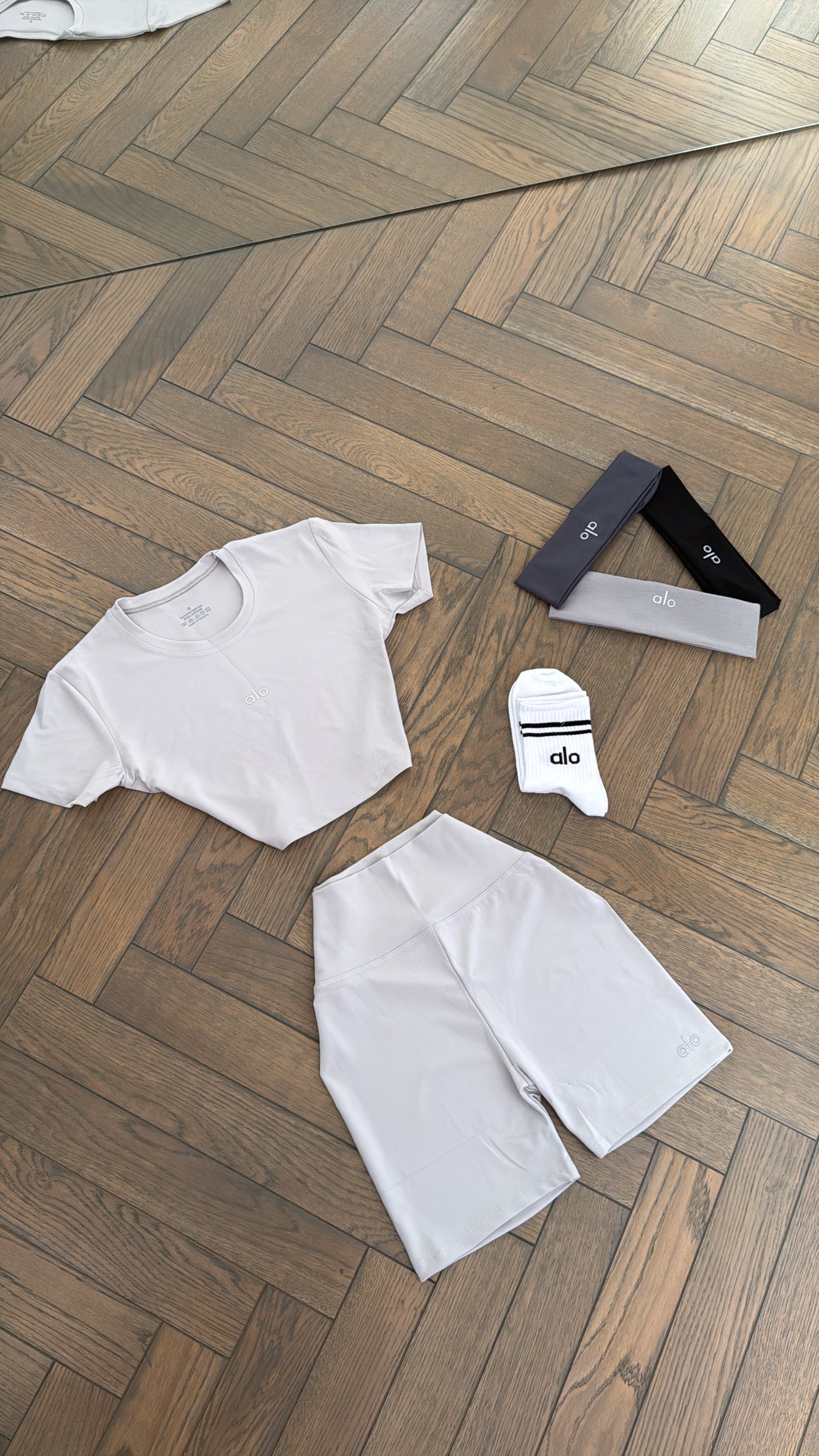 3 piece set-crop top+shorts+socks