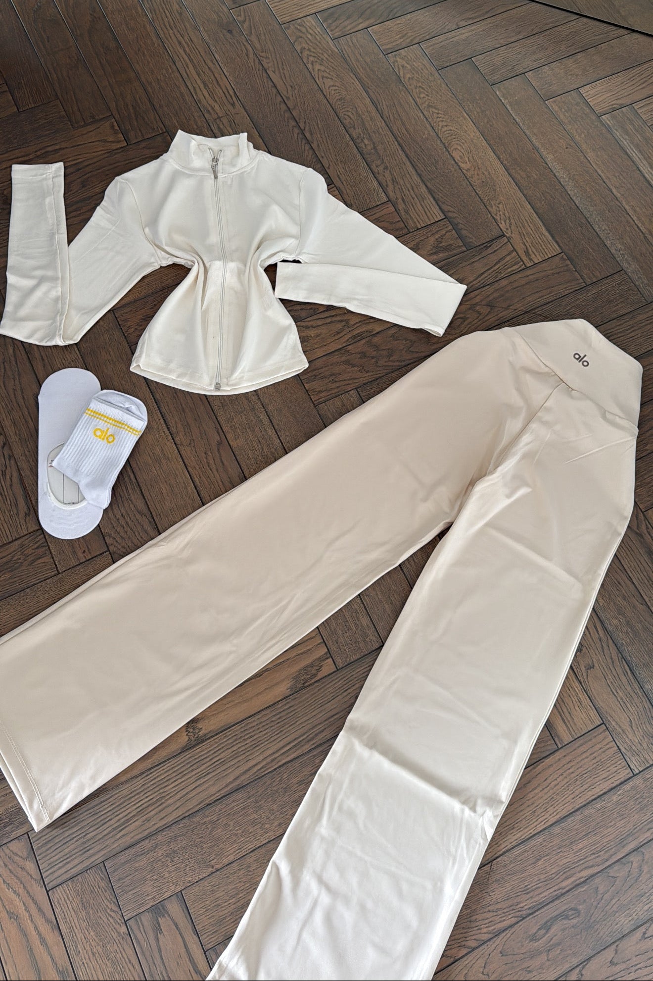 SET Alo - Cream Colour