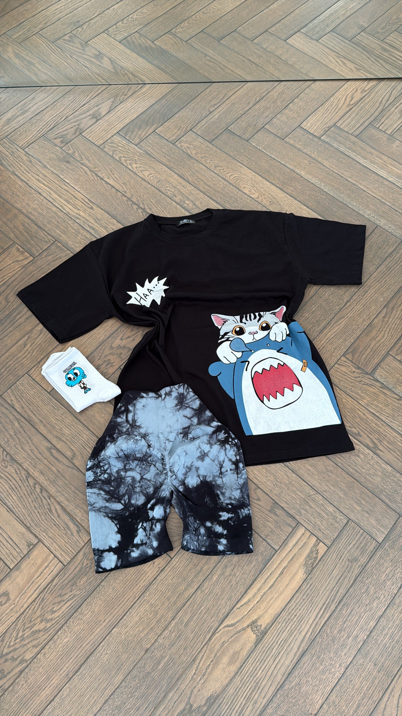 3 piece set- t shirt+shorts+socks