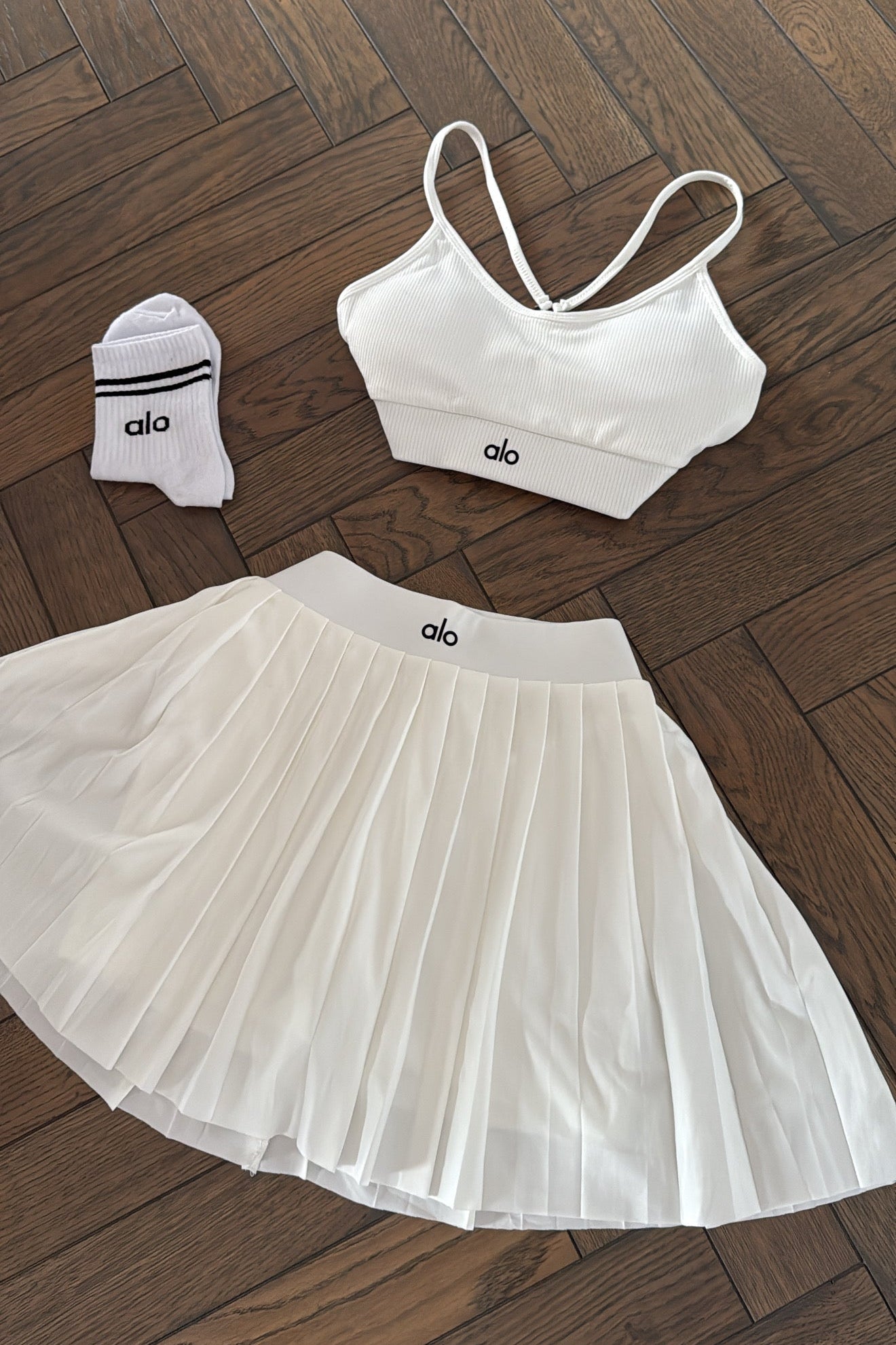 SET Alo - White Colour