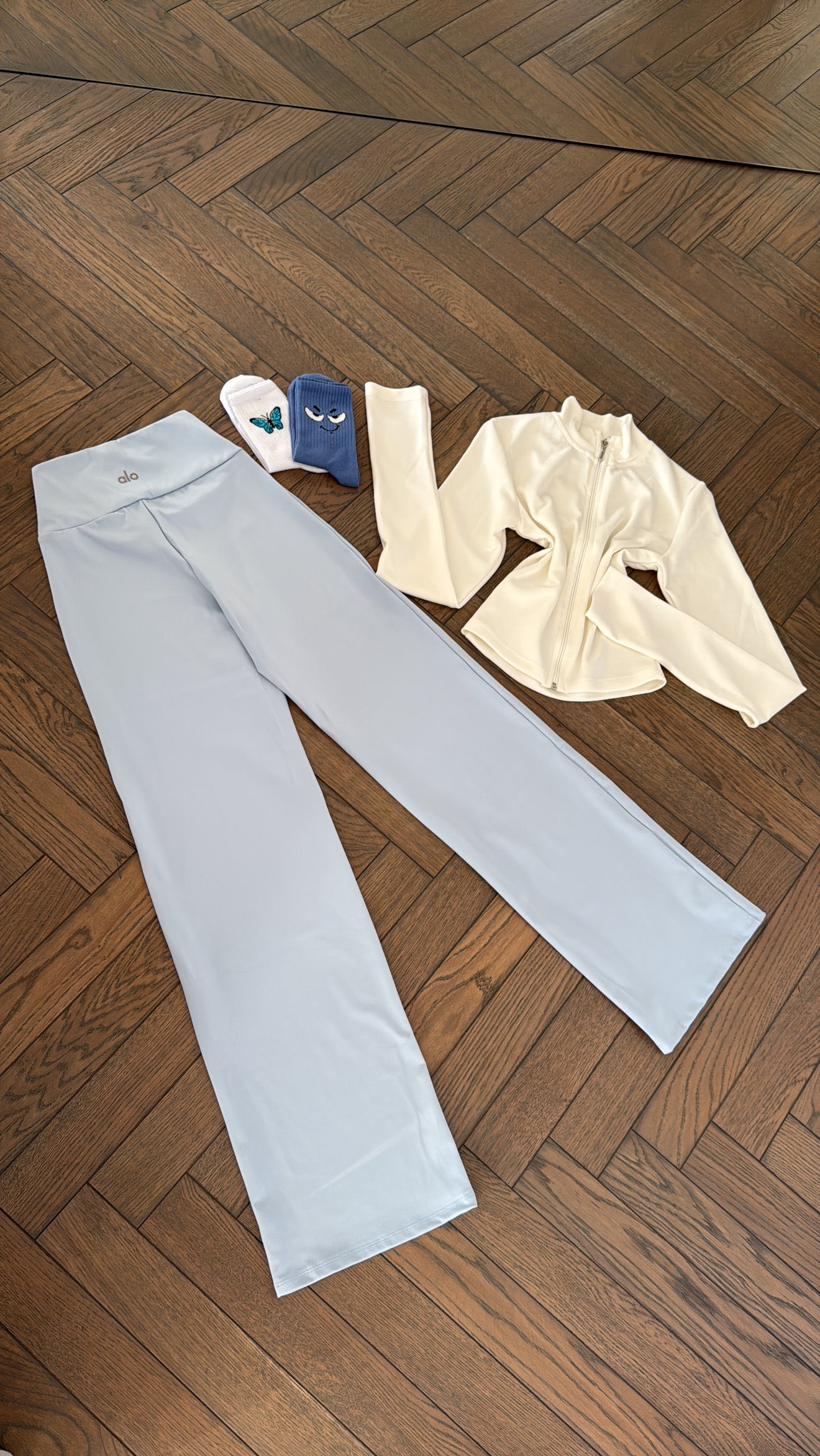 Baby blue Alo set- bbl jacket+leggings+socks