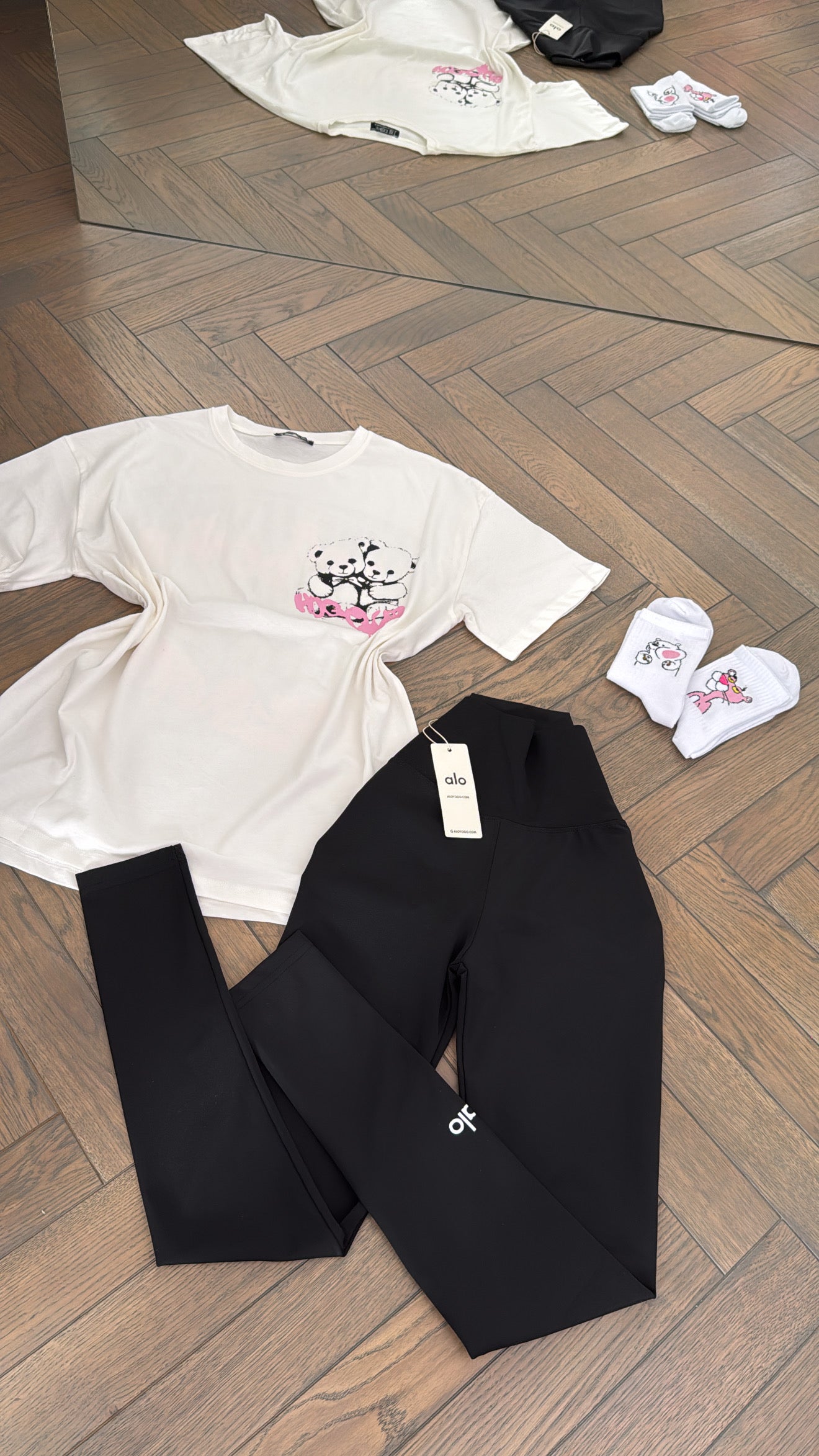 3 piece set- t shirt+leggings+socks