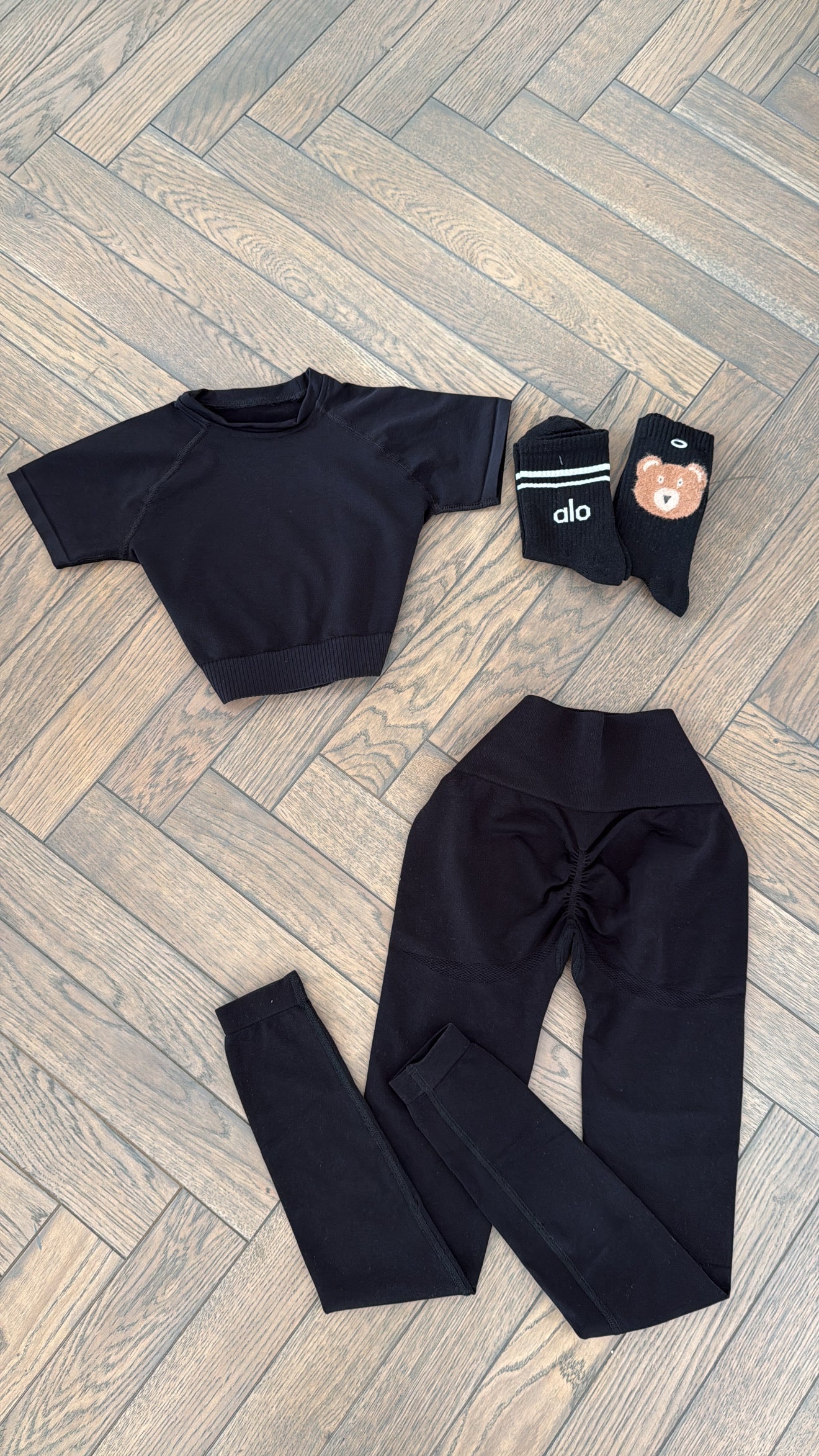Set- crop top+leggings+socks