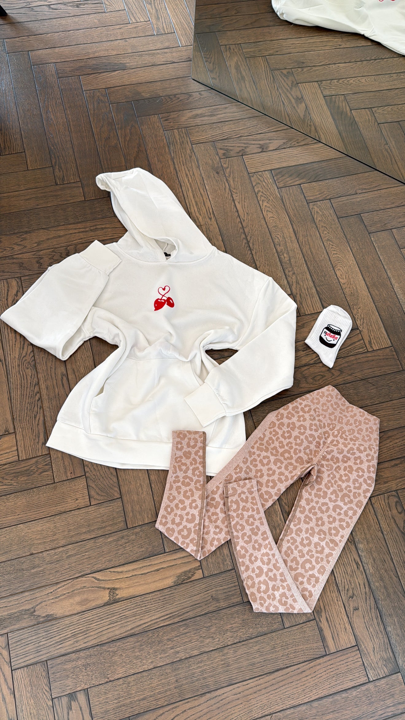 Set- White bbl jacket + beige leopard printed leggings + socks