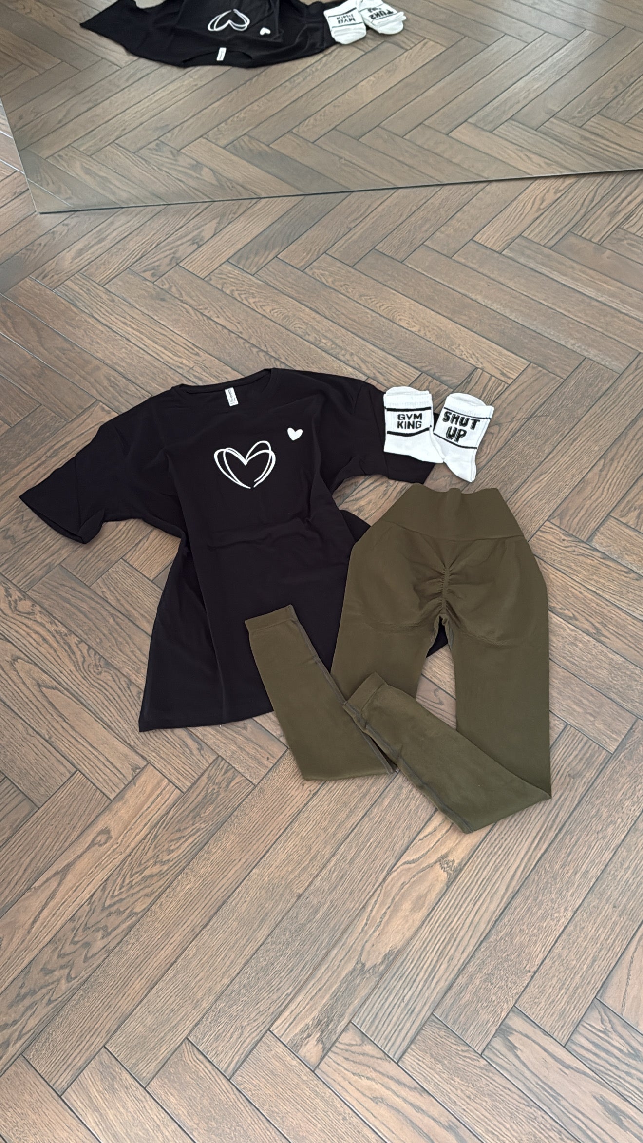 3 piece set- t shirt+leggings+socks