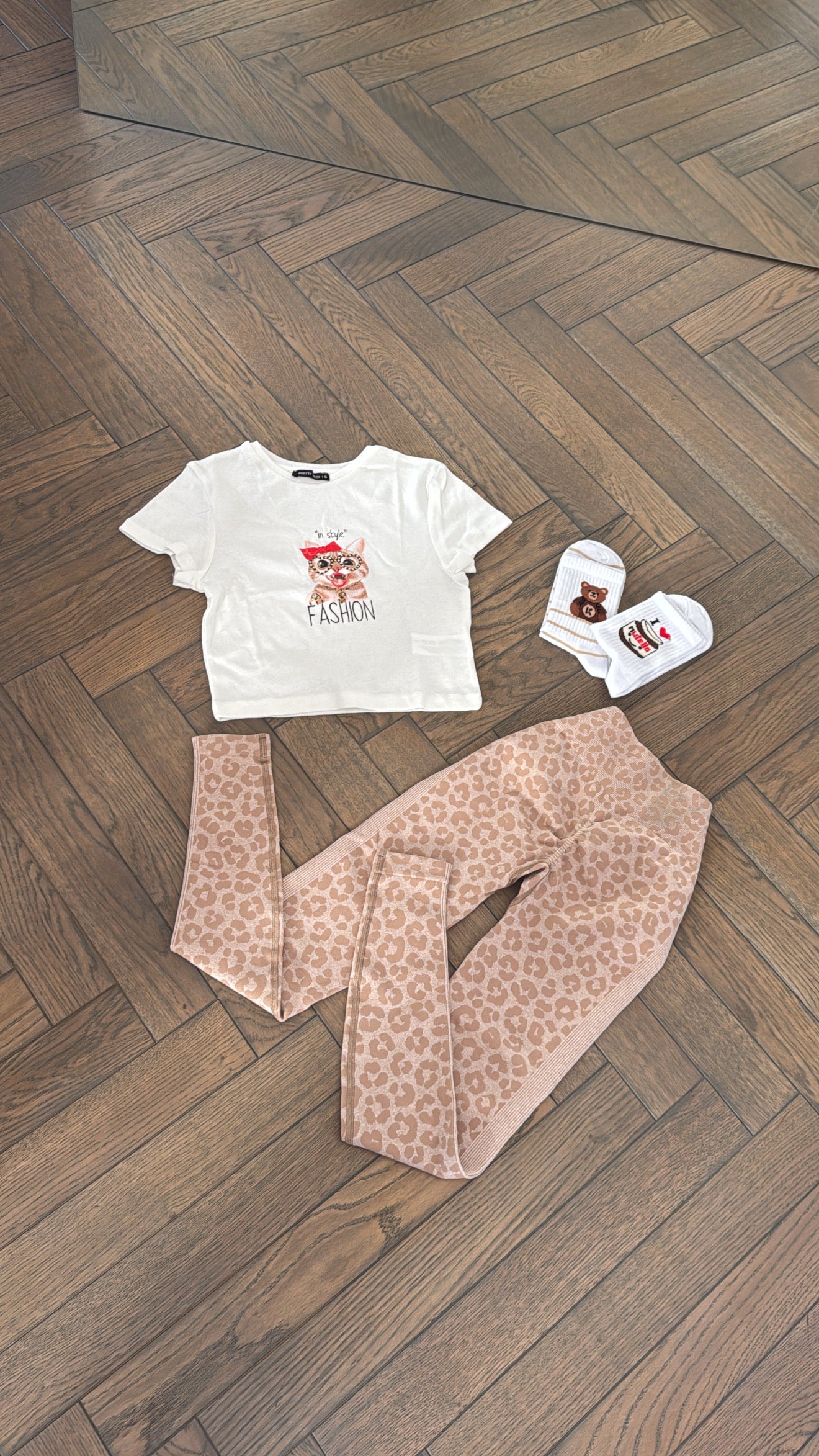 Set- White bbl jacket + beige leopard printed leggings + socks