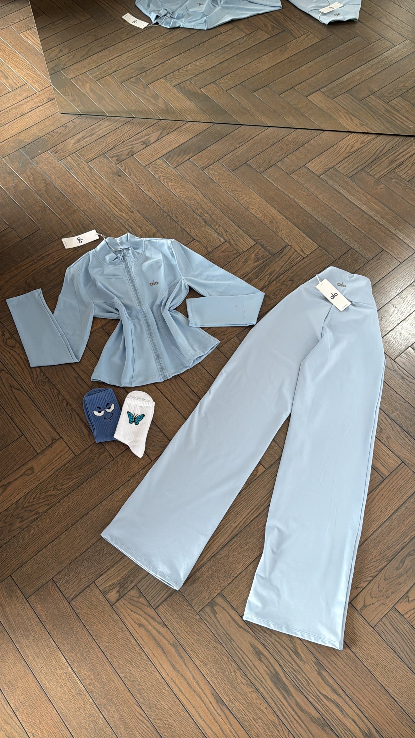 Baby blue Alo set- bbl jacket+leggings+socks