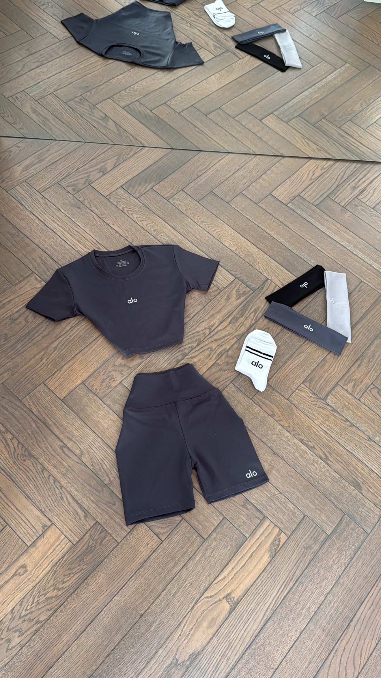 3 piece set-crop top+shorts+socks