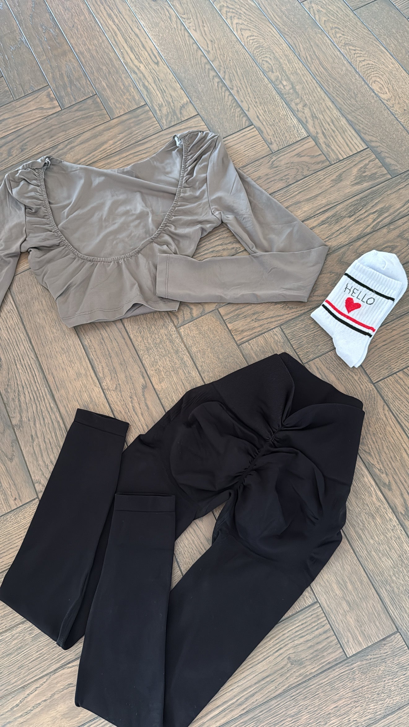 Set- hoodie+extra push up leggings+socks