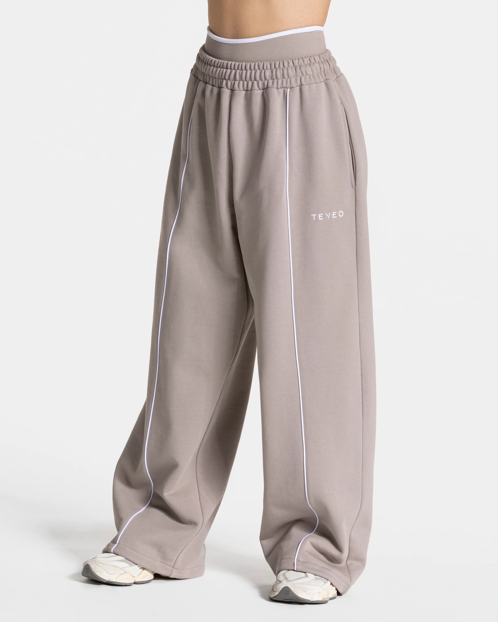 Teveo Wide Mocha Joggers