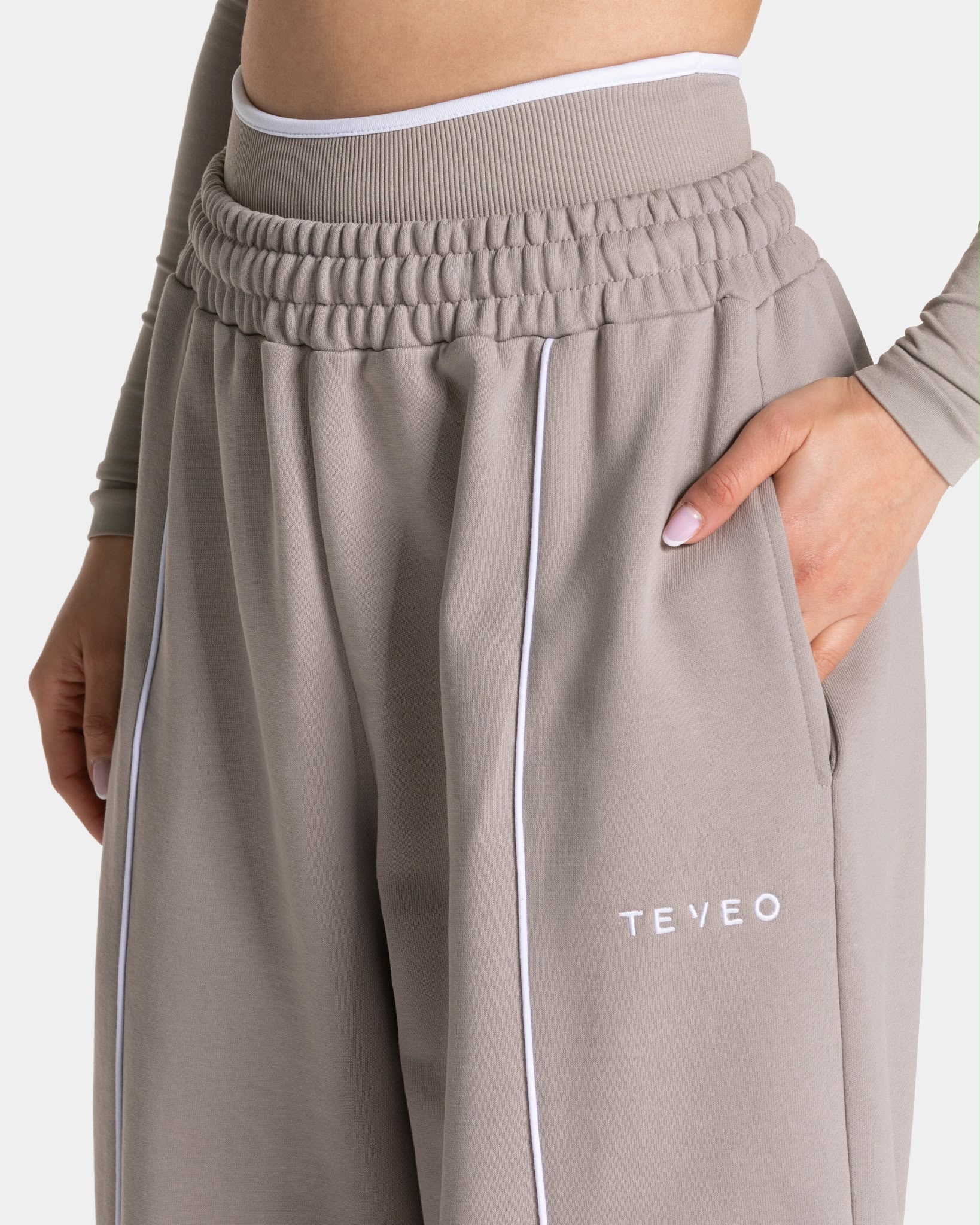 Teveo Wide Mocha Joggers - Image 2